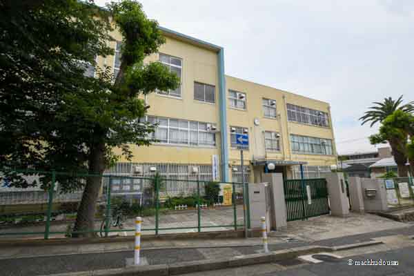 上野中学校