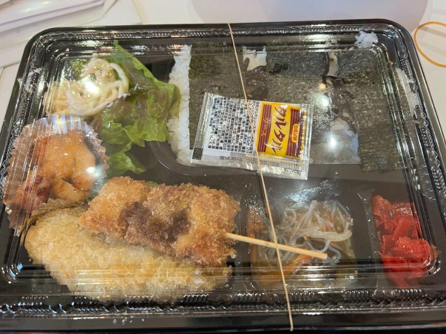阪急王子公園駅のキタミ屋さんのできたてのお弁当がボリュームたっぷりでおすすめ