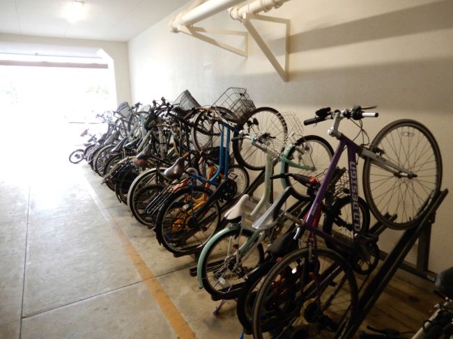 ビレッジハウス港島タワー自転車置き場