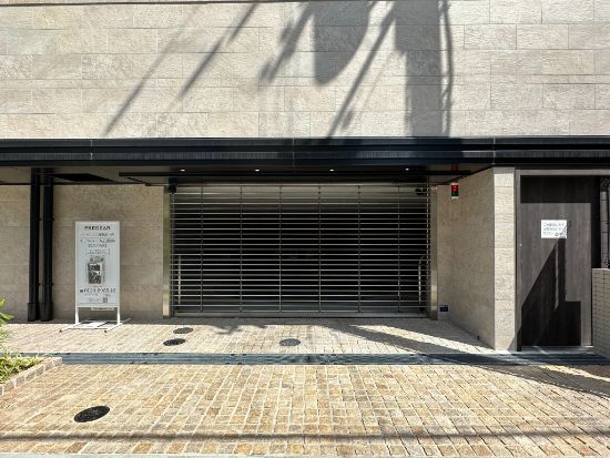 プレディア六甲篠原中町の駐車場入り口